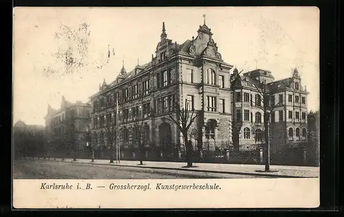 AK Karlsruhe i. B., vor der Grossherzogl. Kunstgewerbeschule