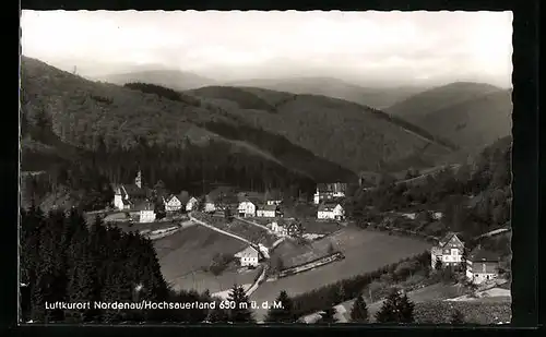AK Nordenau im Hochsauerland, Blick auf die Siedlung und das Kurhotel am Waldrand