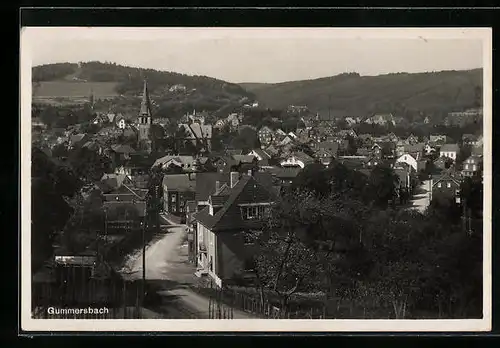 AK Gummersbach, Blick über die Dächer der Stadt zur Kirche hin