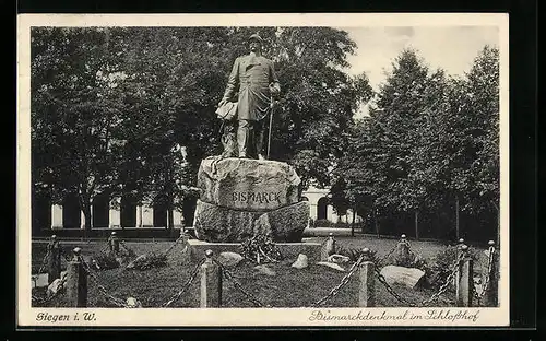 AK Siegen i. W., Bismarckdenkmal im Schlosshof