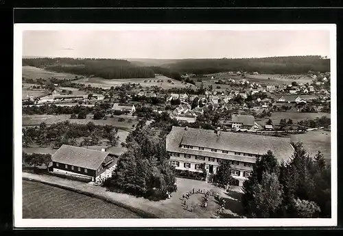 AK Freudenstadt /Schwarzwald, Totalansicht mit dem Kinderkurhaus Hallwangen des Kreises Tübingen