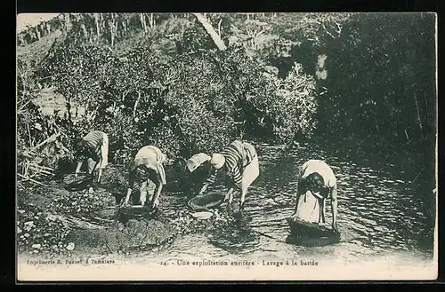 AK Une exploitation aurifère-Lavage à la battèe, Waschfrauen