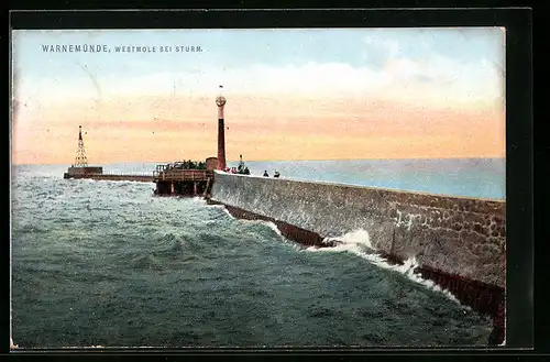AK Warnemünde, Westmole bei Sturm