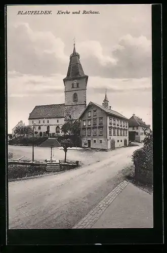 AK Blaufelden, Kirche und Rathaus von der Strasse aus