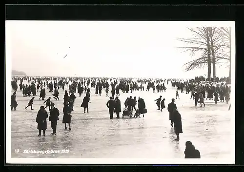 AK Zürich, Zürichseegefrörne 1929, Anwohner auf dem Eis