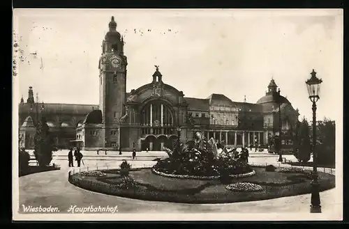 AK Wiesbaden, Platz vor dem Hauptbahnhof