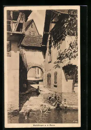 AK Waiblingen a. d. Rems, Spielende Kinder am Wasser