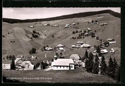 AK Muggenbrunn /Schwarzwald, Ortsansicht mit Umland