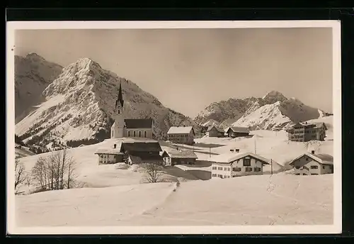 AK Hirschegg, Gasthof zum Kreuz, Winterlandschaft mit Elferhorn und Zwölferhorn