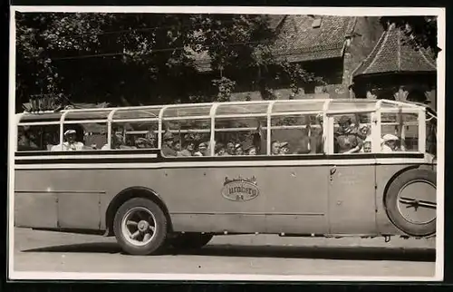 AK Nürnberg, Autobus mit Touristen