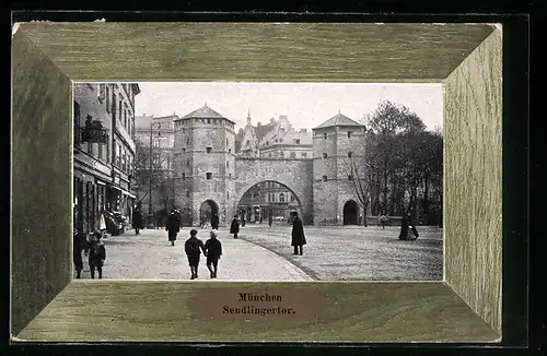 AK München, Sendlingertor mit Passanten