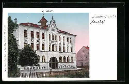 Goldfenster-AK Naunhof, Schule mit leuchtenden Fenstern