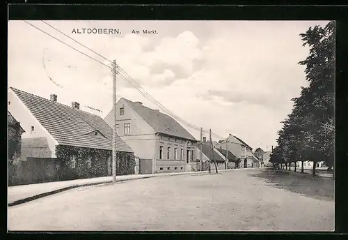 AK Altdöbern, Strassenpartie am Markt mit Bäumen