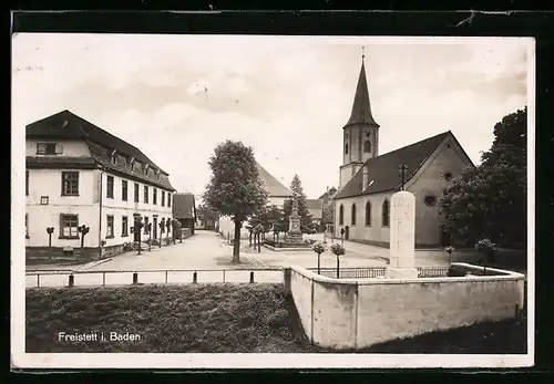 AK Freistett i. Baden, Marktplatz mit Kirche und Denkmal