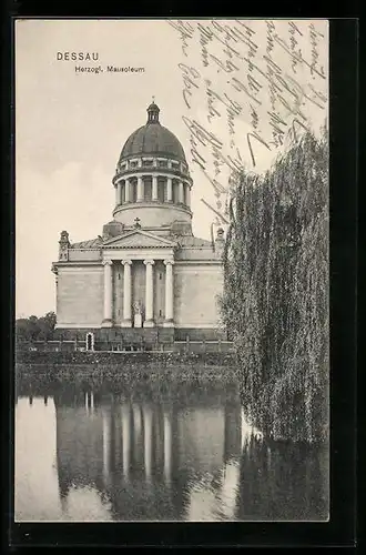 AK Dessau, Mausoleum, vom Wasser gesehen