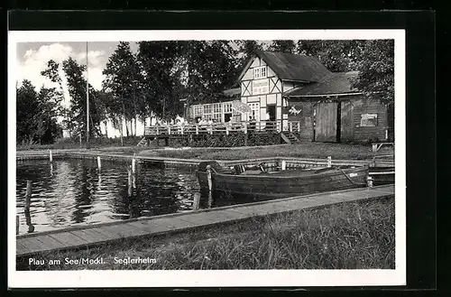 AK Plau am See /Meckl., Gaststätte Seglerheim mit Hafenbecken