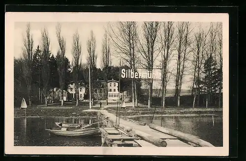 AK Plau am See, Gasthaus Silbermühle, vom Bootssteg gesehen