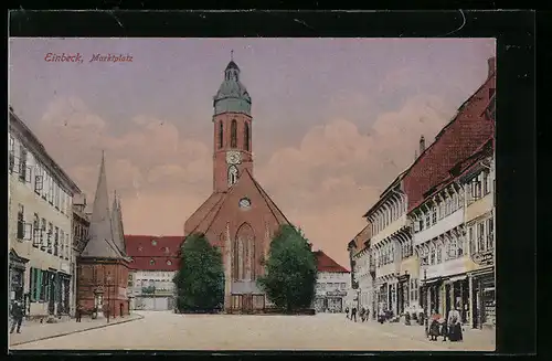 AK Einbeck, Marktplatz mit Kirche und Passanten