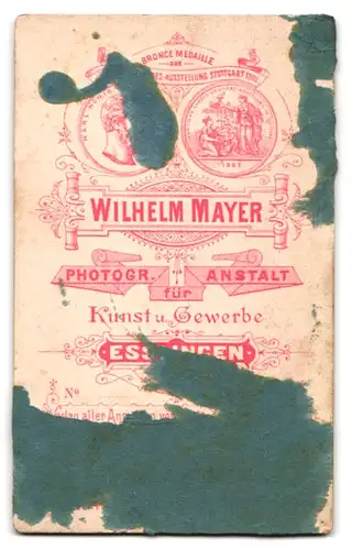 Fotografie Wilhelm Mayer, Esslingen, Junger Herr im Anzug mit Schirm