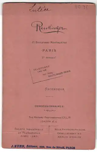 Fotografie Reutlinger, Paris, junge Schauspielerin  Lutece  mit Lyra, Belle Époque