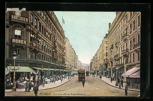 AK Lyon, La rue de la Republique, Strassenbahn