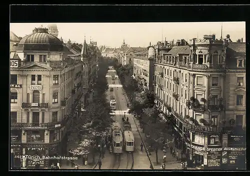 AK Zürich, Bahnhofstrasse mit Geschäften und Strassenbahn