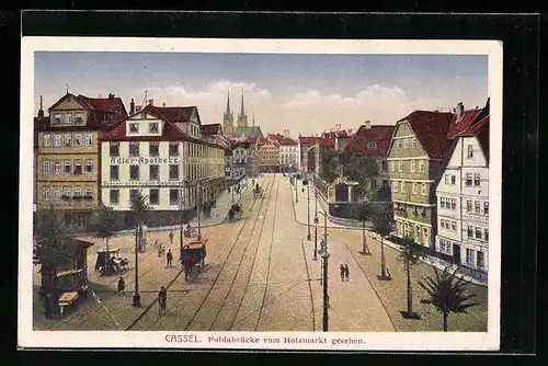 AK Kasel, Fuldabrücke mit Adler-Apotheke und Pferdebahn vom Holzmarkt gesehen