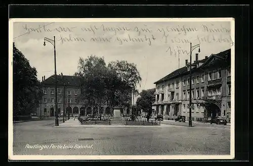 AK Reutlingen, Bahnhof mit Denkmal