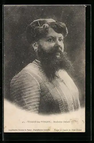 AK Thaon-les-Vosges, Madame Delait, Exzentriker