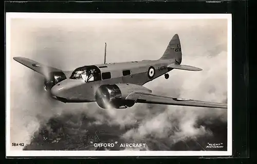 AK Flugzeug The Airspeed Oxford I., British Advanced Trainer in the air