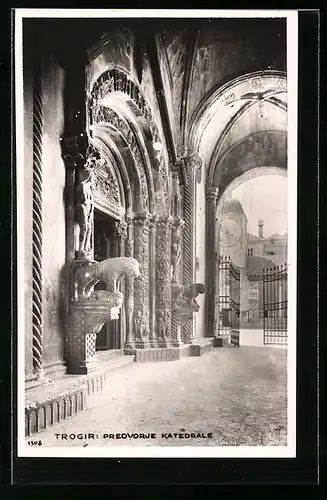 AK Trogir, Predvorje Katedrale