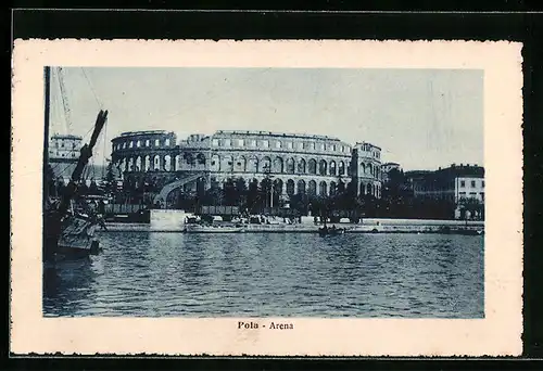 AK Pola, Arena, vom Wasser gesehen