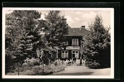 AK Karlsbad, Gaststätte Freundschaftshöhe H. G. Plötzl mit Gästen