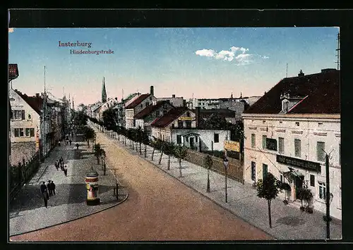 AK Insterburg, Hindenburgstrasse mit Hotel Hof zum schwarzen Adler aus der Vogelschau
