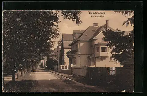 AK Neu-Isenburg, Blick in die Bismarck-Allee