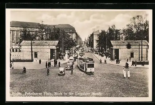 AK Berlin, Potsdamer Platz, Blick in die Leipziger Strasse mit Strassenbahn