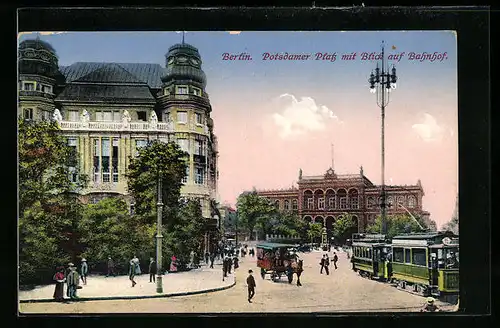 AK Berlin-Tiergarten, Kutsche u. Strassenbahn am Potsdamer Platz mit Blick auf Bahnof