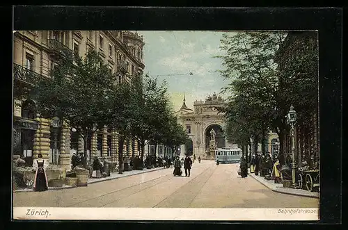 AK Zürich, Bahnhofstrasse mit Denkmal und Strassenbahn