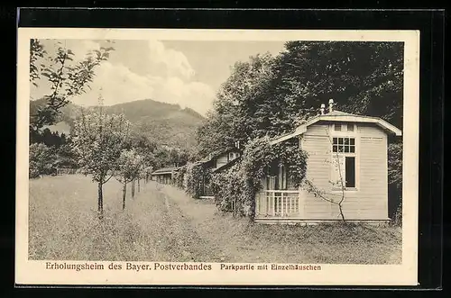 AK Brannenburg, Erholungsheim des Bayer. Postverbandes, Parkpartie mit Einzelhäusschen