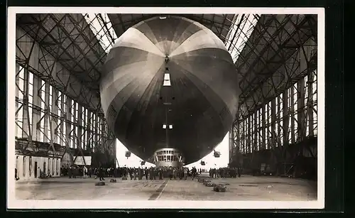 AK Zeppelin Luftschiff Graf Zeppelin LZ 127, Einbringen in die Halle