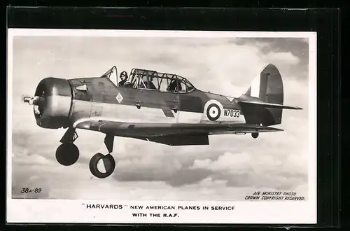 AK Flugzeug: Harvards New American Planes in Service with the R.A.F.