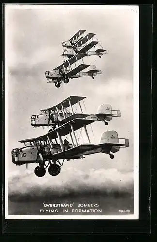 AK Flugzeug Overstrand Bombers, Flying in Formation