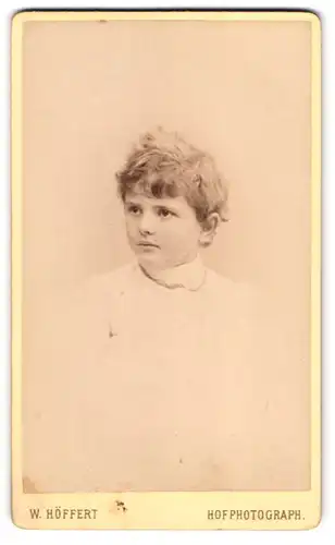 Fotografie W. Höffert, Berlin, kleines Mädchen Gretchen Wolf, 1889