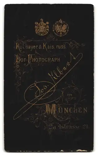 Fotografie J. Albert, München, Herr T. May im Anzug