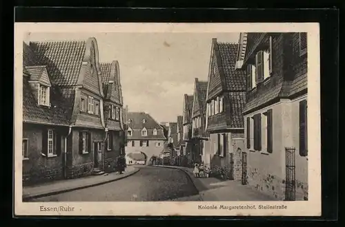 AK Essen /Ruhr, Kolonie Margaretenhof, Steilstrasse mit Passanten