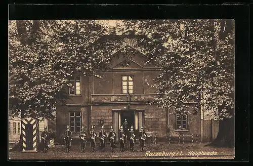 AK Ratzeburg i. L., Hauptwache mit Soldaten