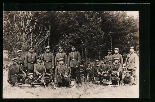 AK Zwei MG-Trupps am Waldrand