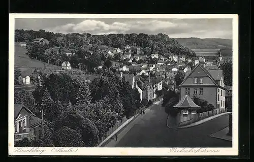 AK Hirschberg /Saale, Die Bahnhofstrasse mit Blick auf die Umgebung