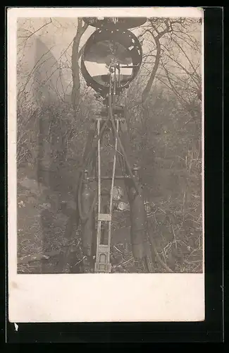 Foto-AK Scheinwerfer im Wald, 1. Weltkrieg