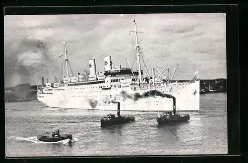 AK Passagierschiff Gripsholm wird geschleppt